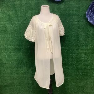 Vintage avian sheer off white lace puffy sleeves nightgown size small
